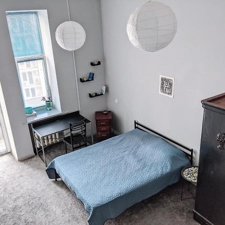 Entire 2-Bedroom Authentic Flat キエフ エクステリア 写真
