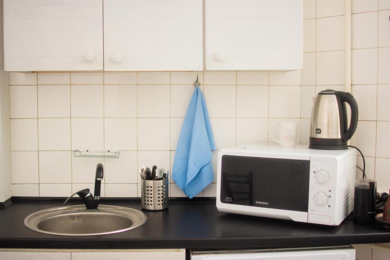 Entire 2-Bedroom Authentic Flat キエフ エクステリア 写真